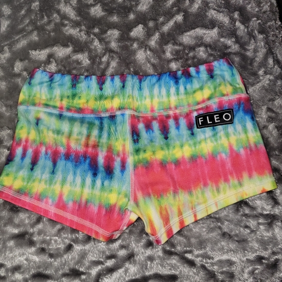 Fleo Booty Shorts - Picture 2 of 3